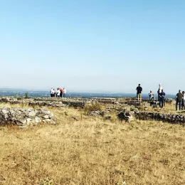 Угрожена специјална заштићена зона српског православног манастира Богородице Хвостанске код Истока