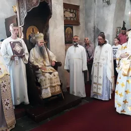 Владика Јоаникије служио Литургију у манастиру Ђурђеви Ступови