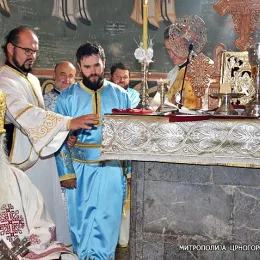 Митрополит Амфилохије у манастиру Морача