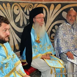 Митрополит Амфилохије у манастиру Морача
