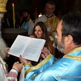 Митрополит Амфилохије у манастиру Морача