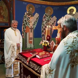 Владика Јоаникије одликовао Вука Вуковића, бившег полицајца из Будве