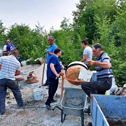 Укључимо се у акцију и помогнимо поправку пута према манастиру Сомина