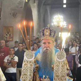 Владика Јоаникије у Ђурђевим Ступовима