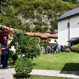 Митрополит Јоаникије у манастиру Морача