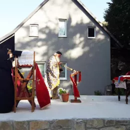 Служена прва Литургија на темељима будуће капеле