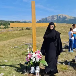 Епископ Методије освештао крст у мјесту Горанско код Плужина