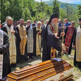 У Ђапановом Гробу код Бијелог Поља сахрањен пјесник Ранко Радовић