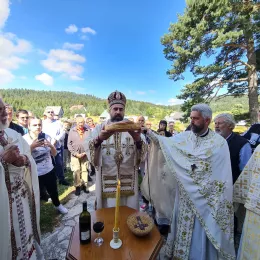 Епископ Методије богослужио на Кршу – Шаранци