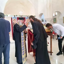 Мироточива икона Пресвете Богородице „Умекшање злих срца” походила манастир Сомина