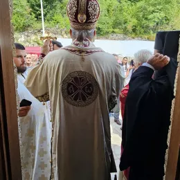 Архијерејска Литургија и освећење цркве у Лијесци код Томашева