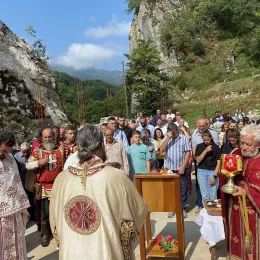 Прослављен Свети великомученик Пантелејмон, слава манастира Самограда
