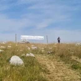 На Илиндан освештано земљиште и постављен крст за нови храм