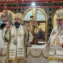 Епископи Методије и Кирило богослужили у храму Преображења Господњег у Загребу