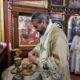 Епископи Методије и Кирило богослужили у храму Преображења Господњег у Загребу