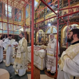 Епископи Методије и Кирило богослужили у храму Преображења Господњег у Загребу