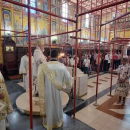 Епископи Методије и Кирило богослужили у храму Преображења Господњег у Загребу