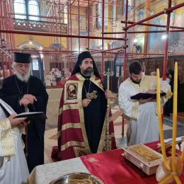 Епископи Методије и Кирило богослужили у храму Преображења Господњег у Загребу