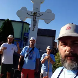 Пет Новосађана кренули пјешке до Манастира Светог Луке у Жупи никшићкој