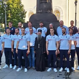 Патријарх Порфирије са златним ватерполистима