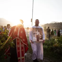 Свенародна литија у Мојковцу