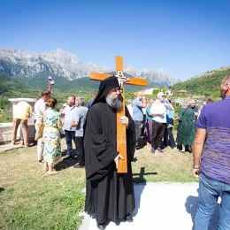 Митрополит Јоаникије и Епископ Методије богослужили у Горњем Липову