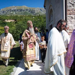 Митрополит Јоаникије и Епископ Методије богослужили у Горњем Липову