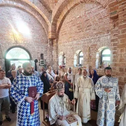 Полагање ризе Пресвете Богородице, храмовна слава цркве у изградњи у Кошутићима