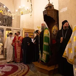 Његова Светост Патријарх српски Г. Порфирије свечано дочекан у манастиру Ђурђеви Ступови