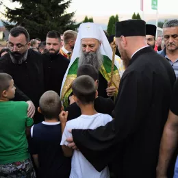Његова Светост Патријарх српски Г. Порфирије свечано дочекан у манастиру Ђурђеви Ступови