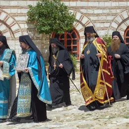 Епископ Исихије у посети манастиру Хиландару