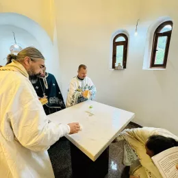 Епископ Методије освештао цркву Успења Пресвете Богородице у Ивању