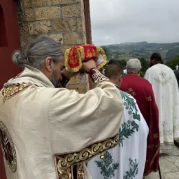 Епископ Методије освештао цркву Успења Пресвете Богородице у Ивању