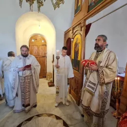 Видовданско молитвено сабрање не Буковој Пољани, богослужио Владика Методије