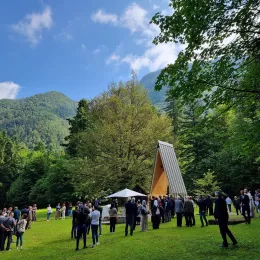 Литургија и парастос на Камнишкој Бистрици