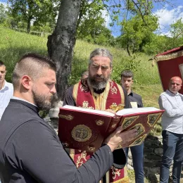 Епископ Методије на Спасовдан богослужио у храму Вазнесења Господњег у селу Краље