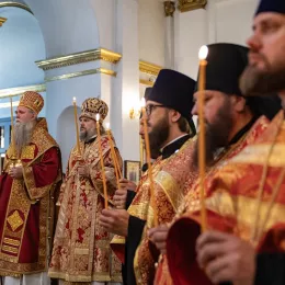 Митрополит Јоаникије са архијерејима Руске цркве богослужио у Нило-столобенском манастиру