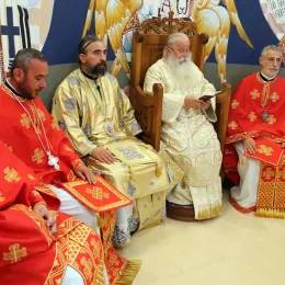 ОСВЕШТАН ХРАМ СВЕТОГ ОЦА ВАРНАВЕ НА ВРАЊЕШУ У ИСТОЧНОМ НОВОМ САРАЈЕВУ