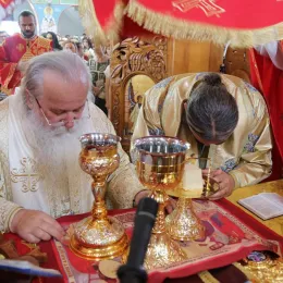 ОСВЕШТАН ХРАМ СВЕТОГ ОЦА ВАРНАВЕ НА ВРАЊЕШУ У ИСТОЧНОМ НОВОМ САРАЈЕВУ