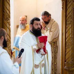 Епископ Методије служио Литургију у Расову
