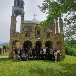 Литургијско сабрање у храну Свете Тројице у мјесту Виницка код Берана