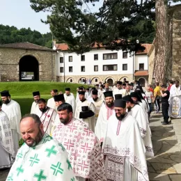 Високи Дечани