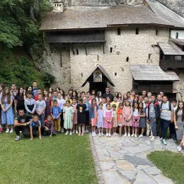 Дјеца из школе вјеронауке „Свети Сава“