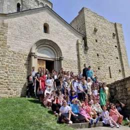 Дјеца из школе вјеронауке „Свети Сава“