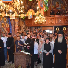 Тројичиндан саборно и молитвено прослављен у Острогу