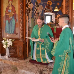 Тројичиндан саборно и молитвено прослављен у Острогу