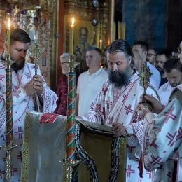 Новоизабрани Епископ моравички г. Тихон у Хиландару за Спасовдан