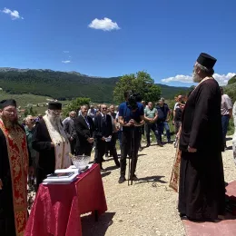 Освећење крста у селу Доња Брезна