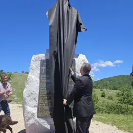 Освећење крста у селу Доња Брезна