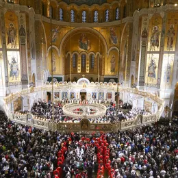 Десетине хиљада Београђана у Спасовданској литији